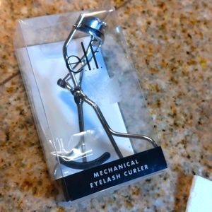 e.l.f. NIB Mechanical Eyelash Curler